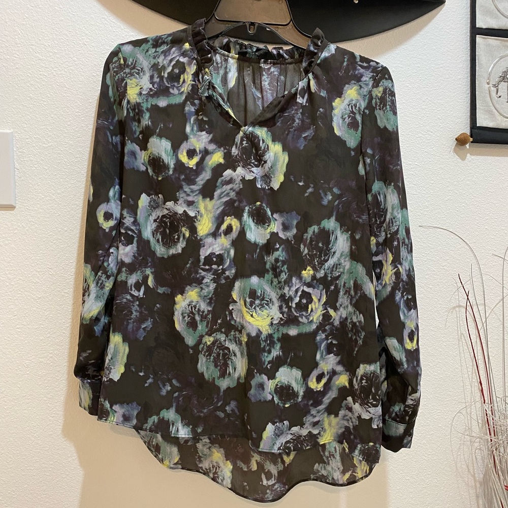 Simply Vera Vera Wang Ladies Black Semi Sheer Roll Tab Sleeve Blouse - PXS